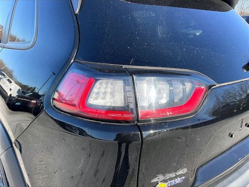 Used 2022 Jeep Cherokee Trailhawk w/ Premium Leather Package image 30