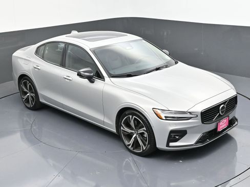 Used 2023 Volvo S60 B5 Plus w/ Climate Package image 46