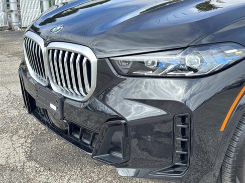 Used 2025 BMW X5 xDrive40i w/ M Sport Package AWD/4WD image 10
