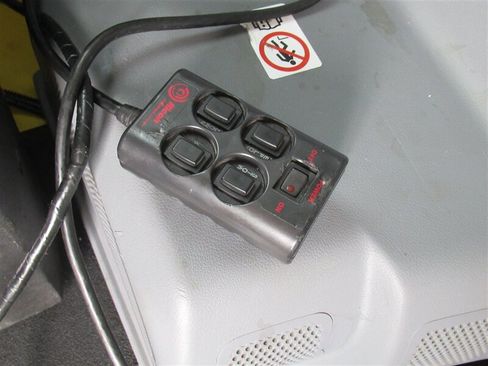 Used 2018 Ford Transit 150 XLT image 16