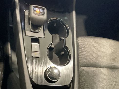 Used 2024 Nissan Rogue SV image 19