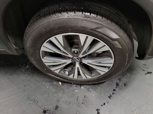 Used 2023 Nissan Rogue SV FWD image 10