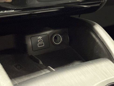 Used 2024 Ford Escape Platinum image 59