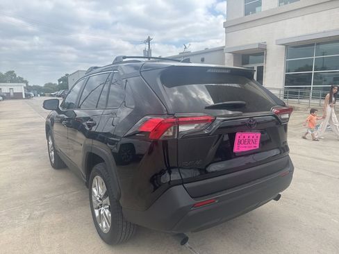 Used 2025 Toyota RAV4 XLE Premium image 9