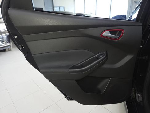 Used 2016 Ford Focus ST FWD image 18
