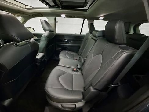 Used 2024 Toyota Grand Highlander Limited image 25