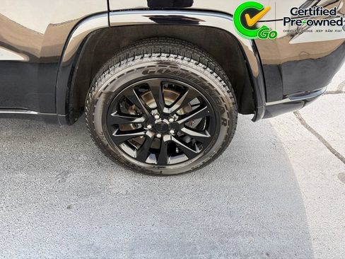 Used 2019 Jeep Grand Cherokee Altitude RWD image 17