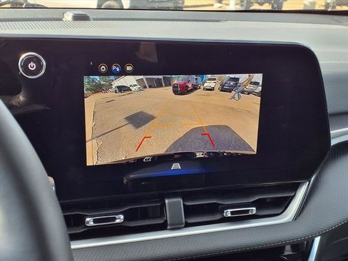 Used 2025 Chevrolet Equinox LT image 5