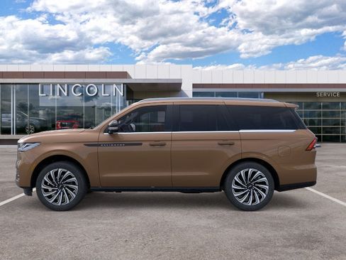 New 2026 Lincoln Navigator Black Label AWD/4WD image 4