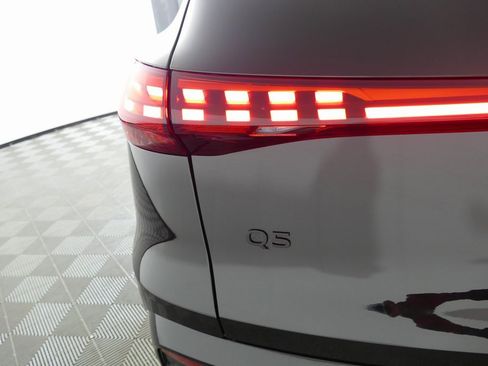 Certified 2025 Audi Q5 Premium w/ Convenience Package image 31