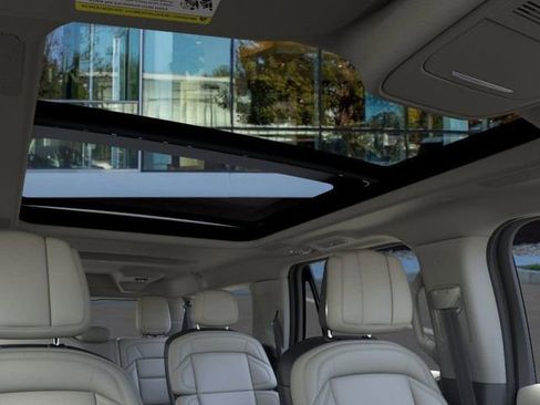 New 2025 Lincoln Navigator L Reserve image 22