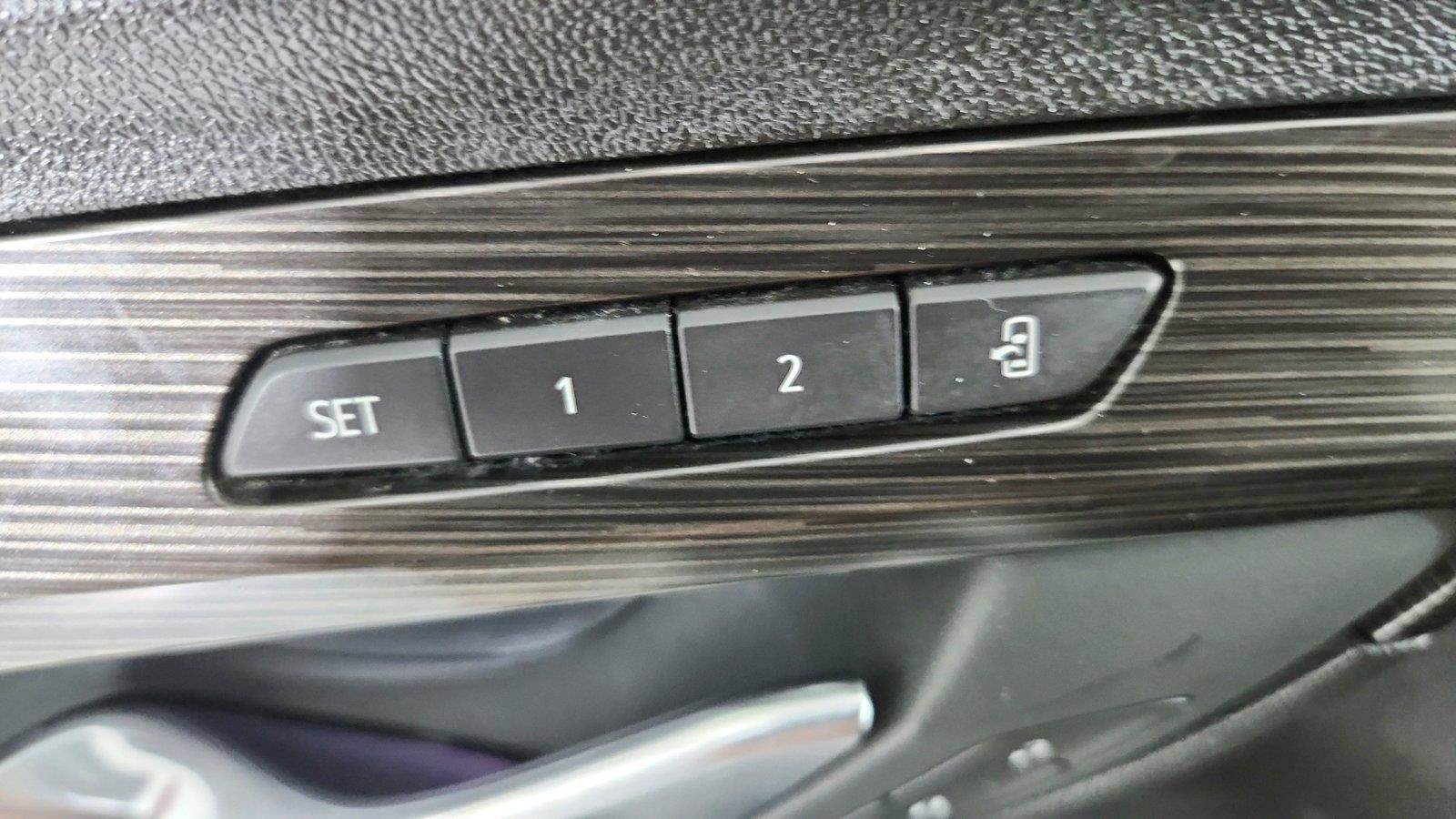 Used 2024 GMC Terrain SLT AWD/4WD image 19
