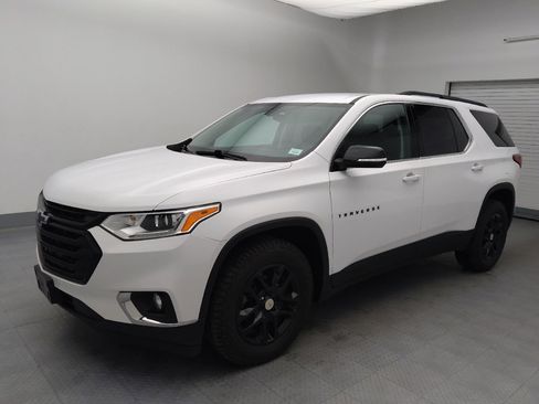 Used 2019 Chevrolet Traverse LT w/ LPO, Blackout Package AWD/4WD image 2