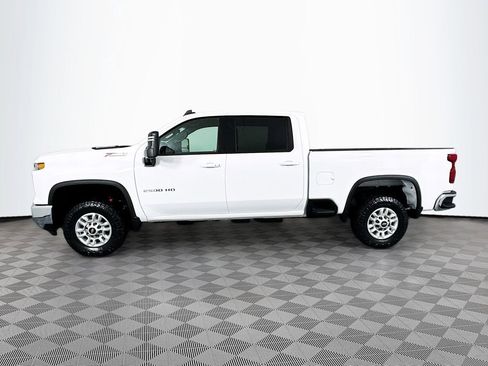 Used 2024 Chevrolet Silverado 2500 LT w/ Convenience Package AWD/4WD image 4