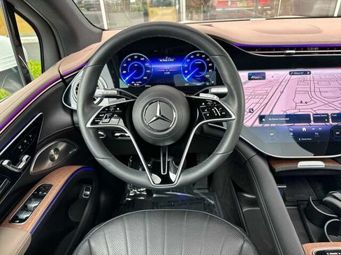 Used 2024 Mercedes-Benz EQS 450+ SUV image 18