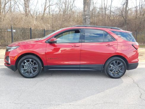 Used 2023 Chevrolet Equinox RS w/ RS Leather Package image 2