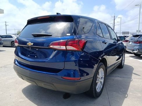 Used 2022 Chevrolet Equinox LS w/ LS Convenience Package image 9