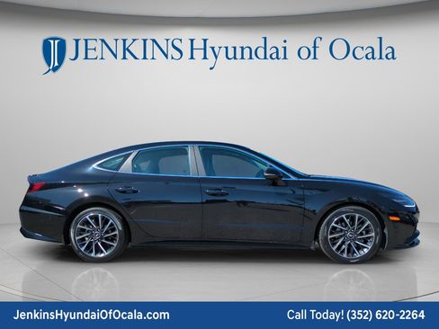 Used 2022 Hyundai Sonata Limited w/ Preferred Accessory Package FWD image 2