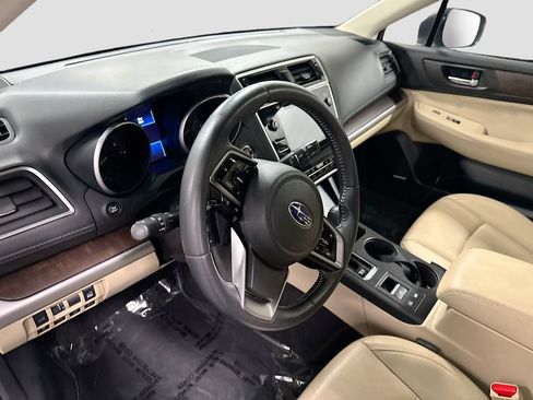 Used 2019 Subaru Outback 2.5i Limited w/ Popular Package #2 AWD/4WD image 5