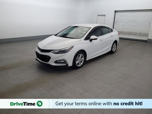 Used 2018 Chevrolet Cruze LT w/ Convenience Package FWD image 1