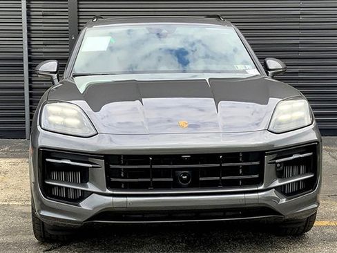 New 2026 Porsche Cayenne GTS image 13