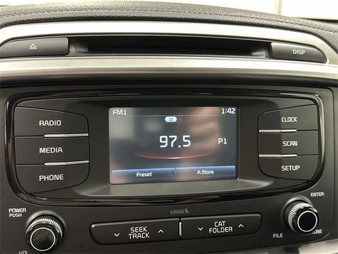 Used 2018 Kia Sorento L image 33