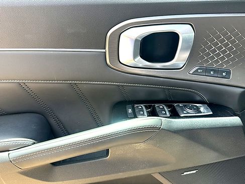 Used 2022 Kia Sorento SX FWD image 8