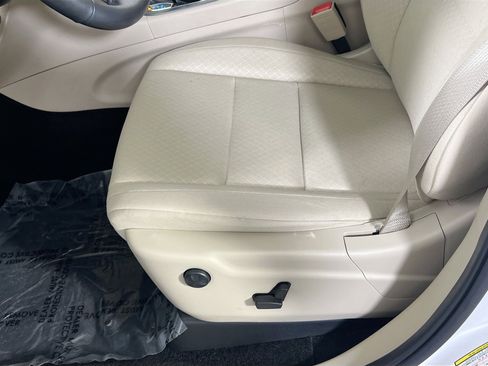 Used 2022 Jeep Grand Cherokee Laredo E image 19