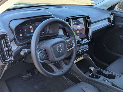 Used 2025 Volvo XC40 B5 Core w/ Protection Package Premier image 12