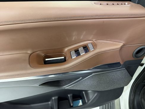 Used 2025 Lincoln Navigator Reserve image 16