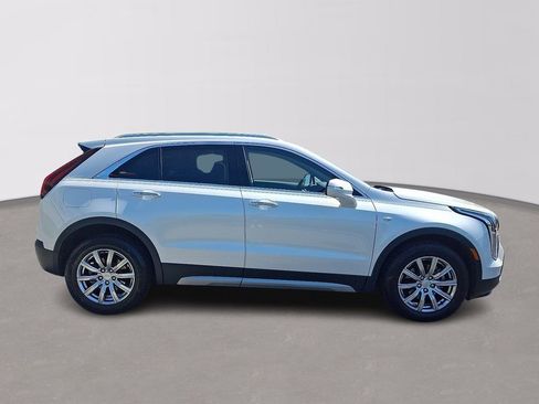 Used 2022 Cadillac XT4 Premium Luxury w/ Enhanced Visibility Package FWD image 7