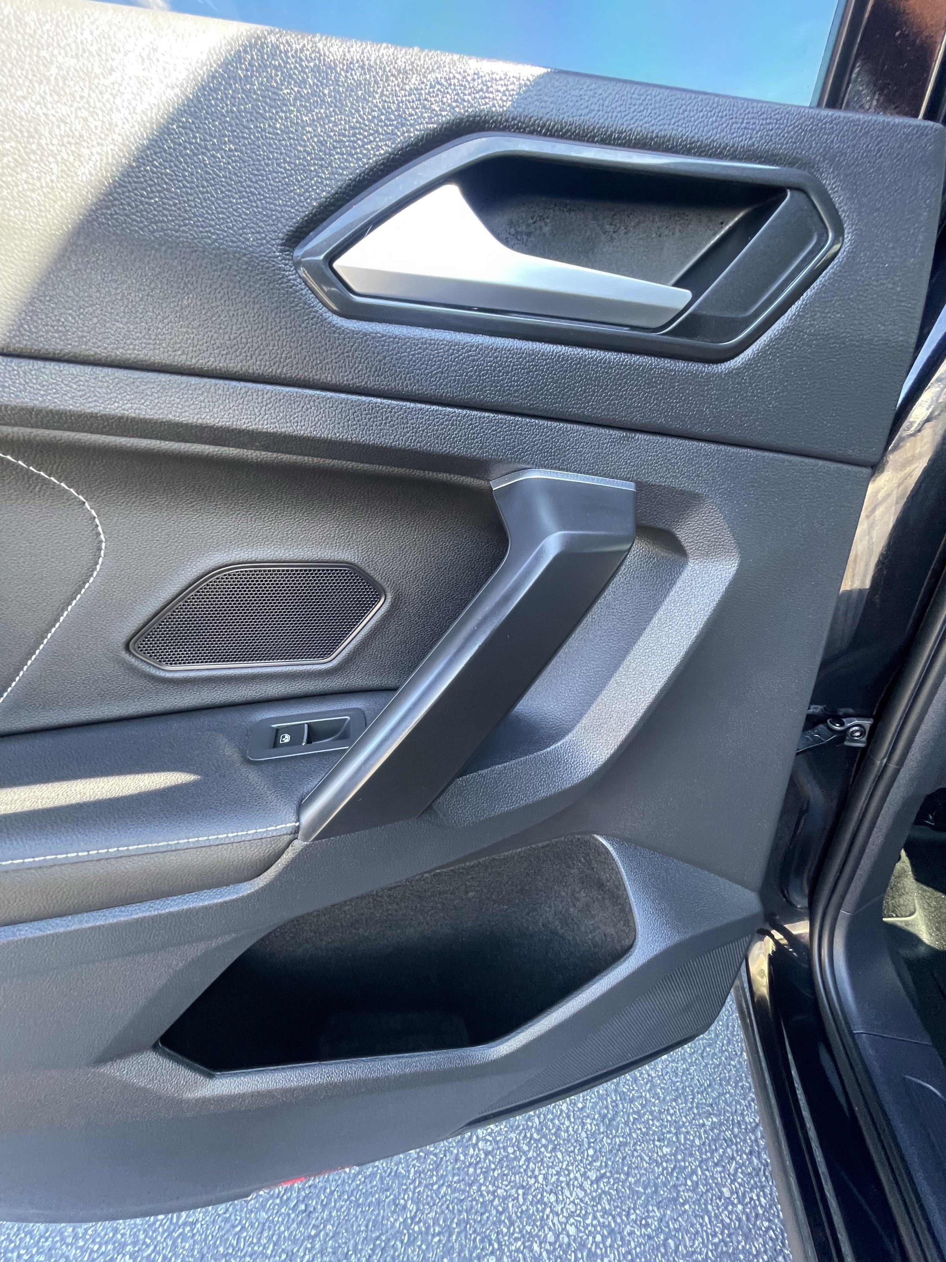 Used 2023 Volkswagen Tiguan SE FWD image 24
