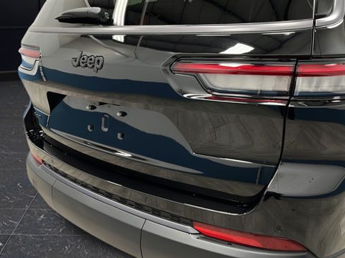 New 2026 Jeep Grand Cherokee L 4WD image 40