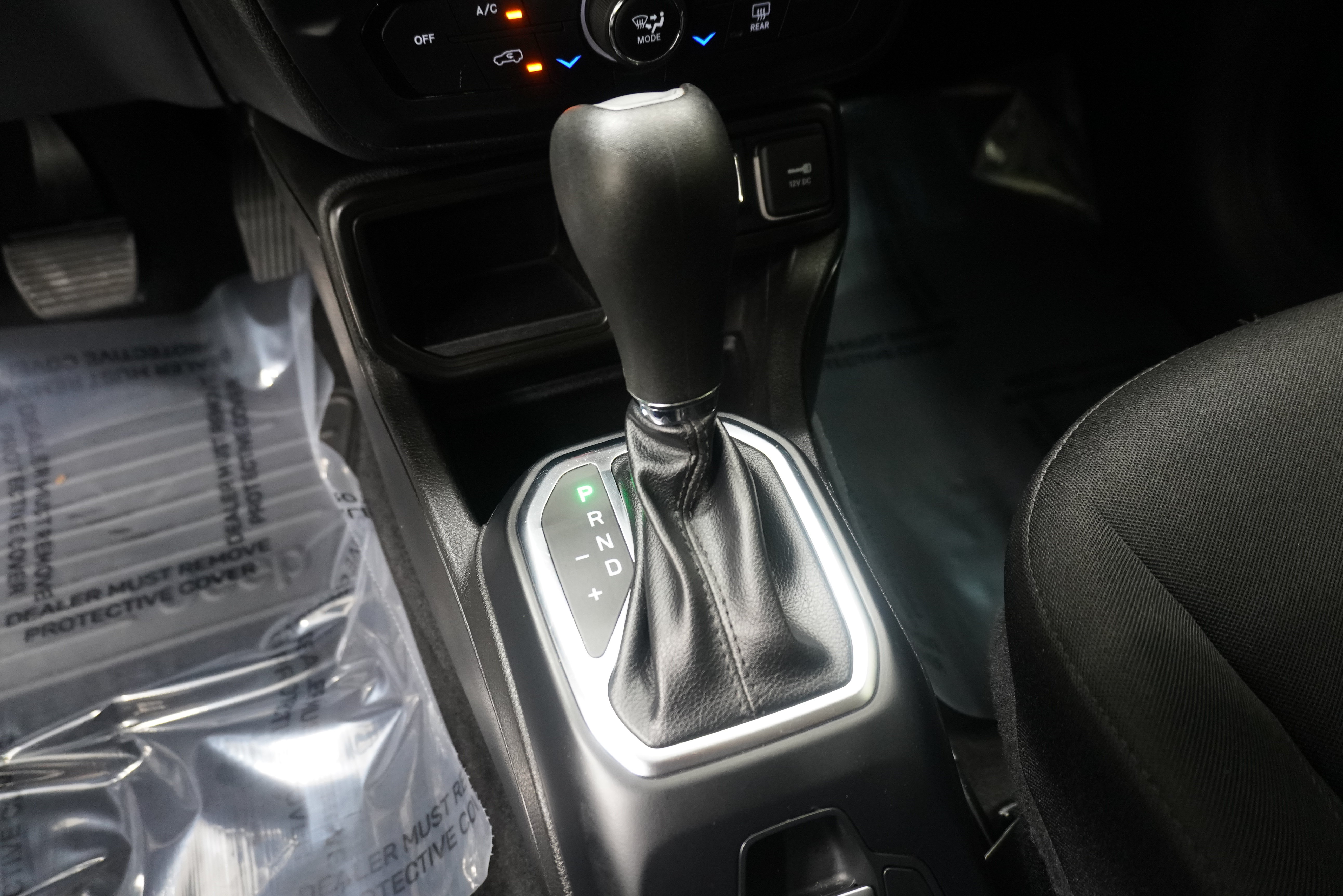 Used 2020 Jeep Renegade Latitude FWD image 17
