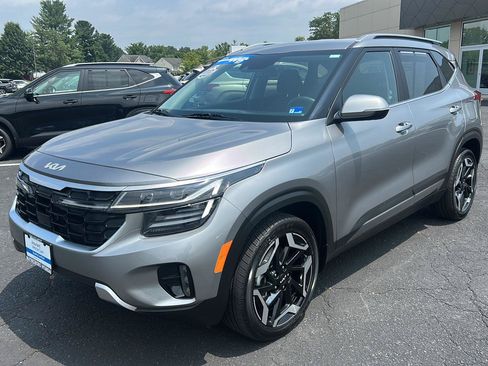 Used 2024 Kia Seltos SX AWD/4WD image 2