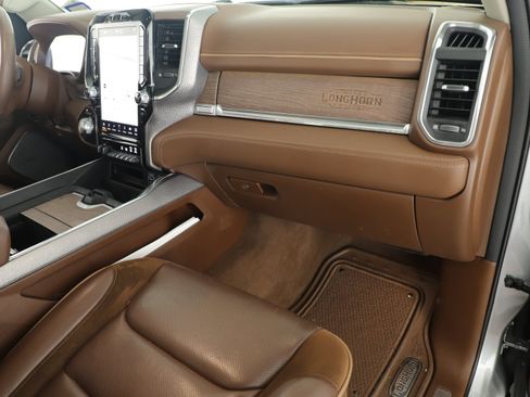 Used 2024 RAM 1500 Limited image 16