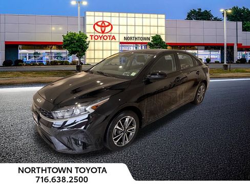 Used 2023 Kia Forte LXS FWD image 1