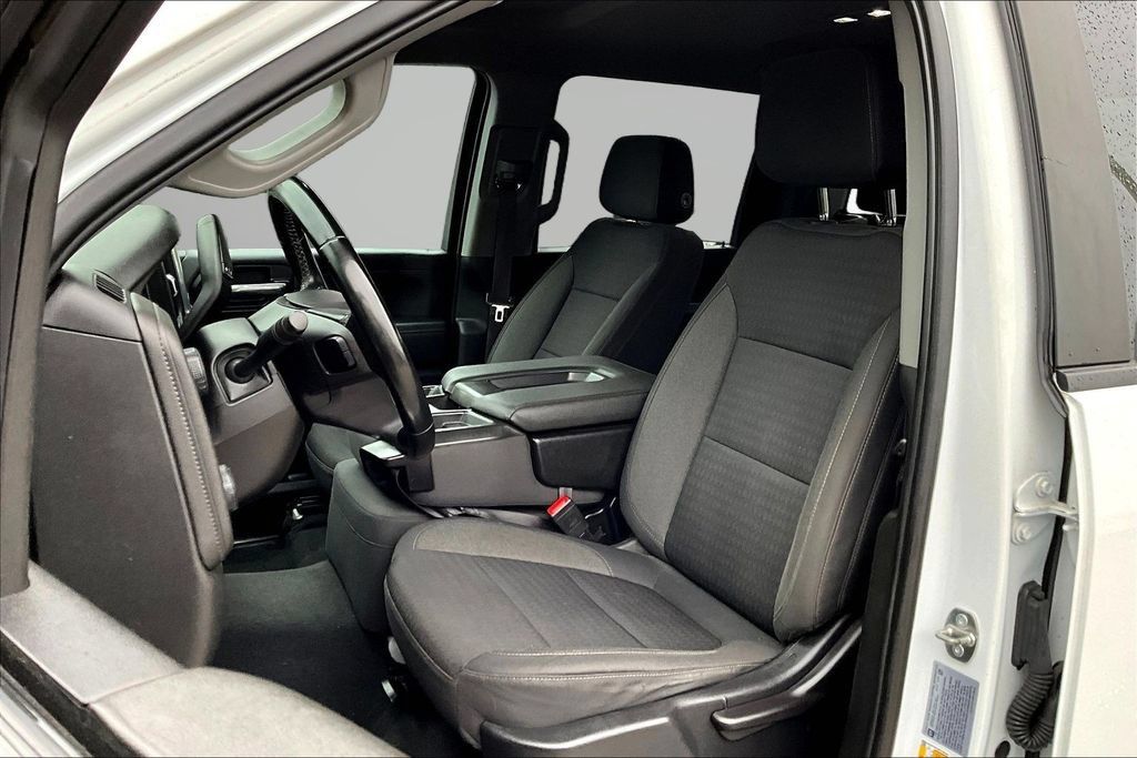 Used 2023 Chevrolet Silverado 3500 LT AWD/4WD image 18