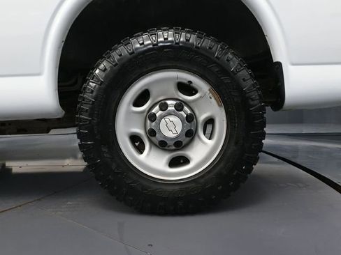 Used 2017 Chevrolet Express 3500 LT w/ LT Preferred Equipment Group image 14