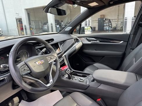 Certified 2024 Cadillac XT6 Premium Luxury FWD image 10