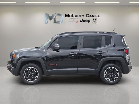 Used 2016 Jeep Renegade Trailhawk w/ Premium Trailhawk Package AWD/4WD image 3