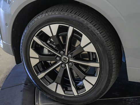 Certified 2026 Volvo XC60 B5 Plus w/ Climate Package PRO AWD/4WD image 10