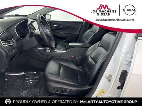 Used 2017 Chevrolet Malibu Premier w/ Premier Sun and Wheel Package image 22