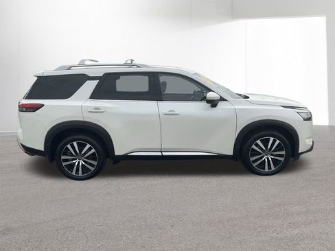 Certified 2023 Nissan Pathfinder Platinum w/ Cargo Package AWD/4WD image 36