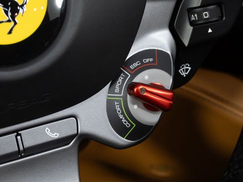 Used 2019 Ferrari Portofino image 34