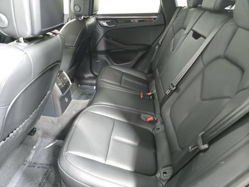 Certified 2026 Porsche Macan AWD/4WD image 24