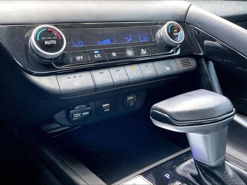 Used 2022 Hyundai Elantra SEL w/ Convenience + Premium Package FWD image 23
