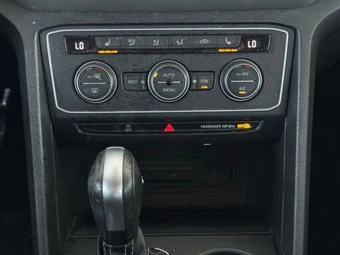 Used 2021 Volkswagen Atlas SE image 32