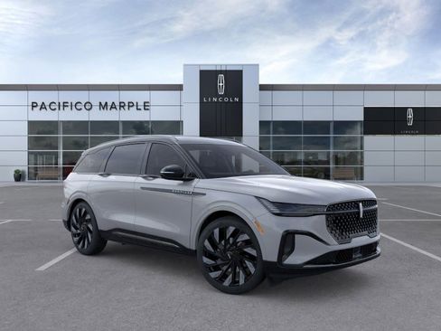 New 2026 Lincoln Nautilus Reserve w/ Jet Appearance Package image 7