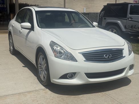 Used 2011 INFINITI G37 x Sedan w/ Premium Pkg AWD/4WD image 3